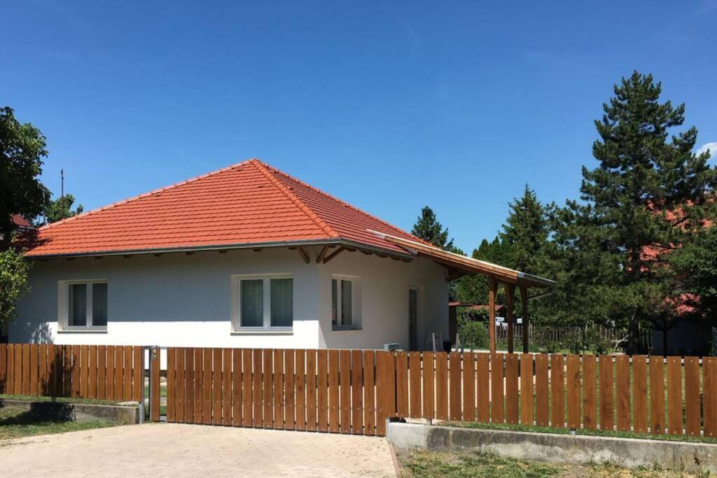 R Cottage Jacuzzival Balatonfenyves Exterior photo